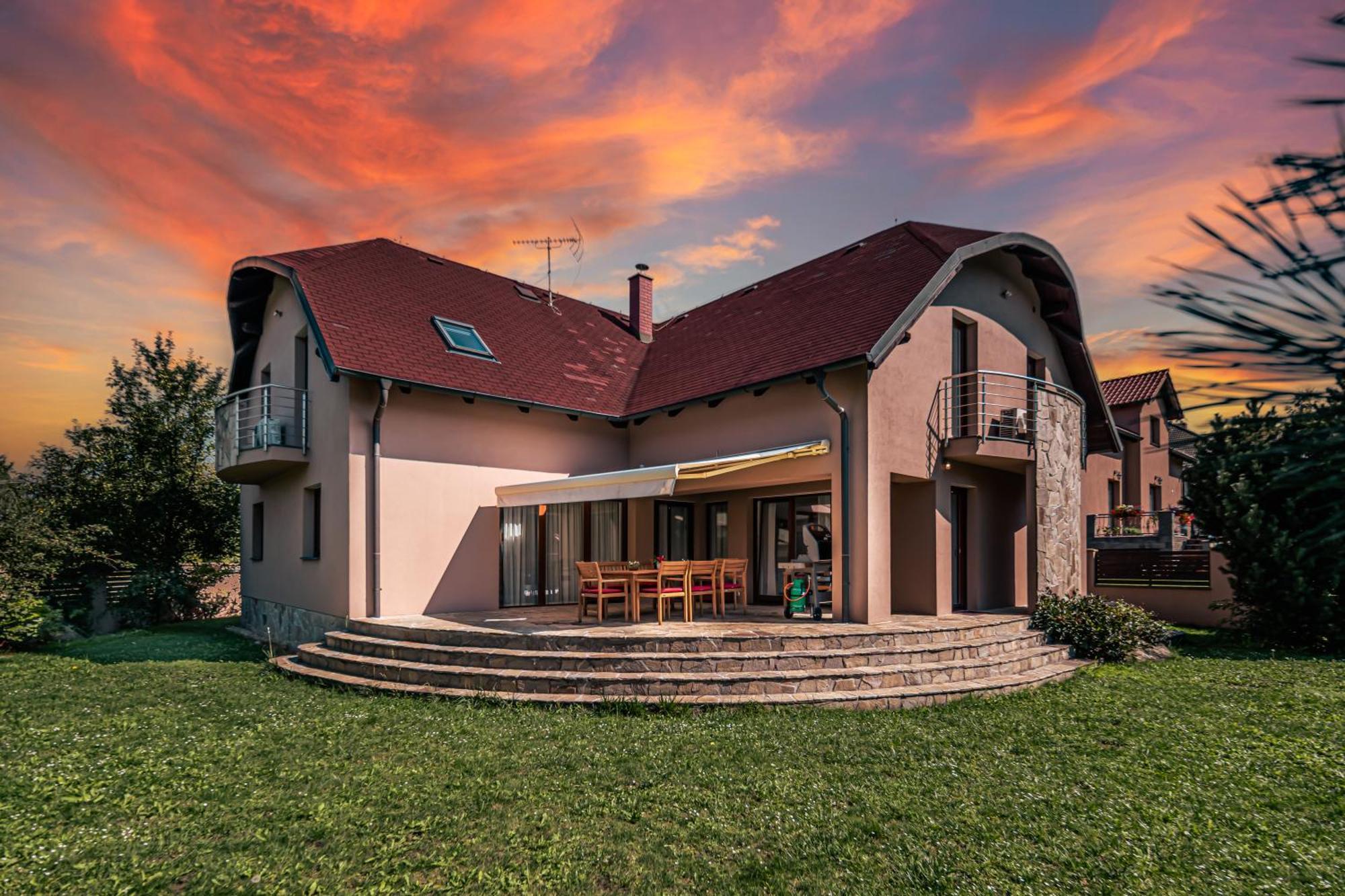 Villa With Pool & Sauna In Beer Village Велке-Поповице Экстерьер фото